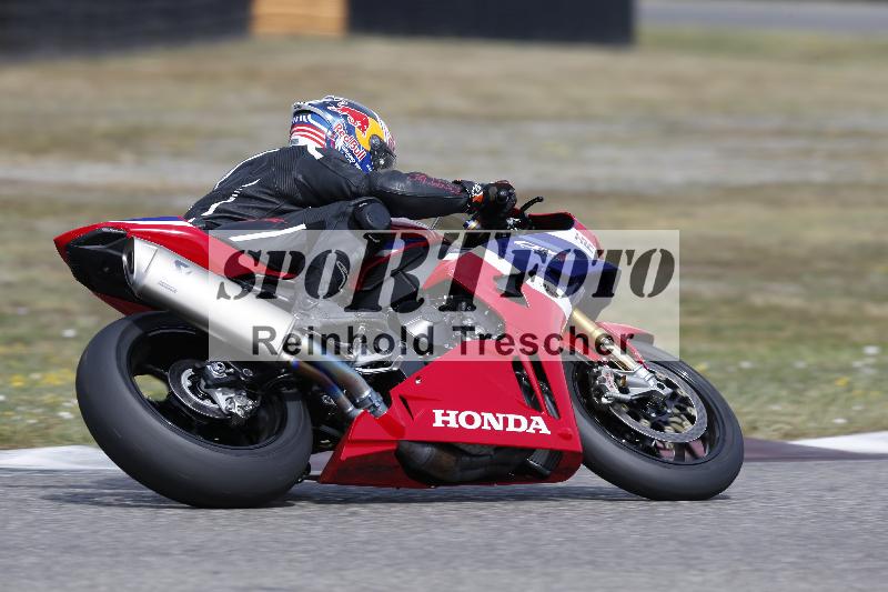 /37 09.08.2026  Pluess Motosport ADR/Freies Fahren/12
